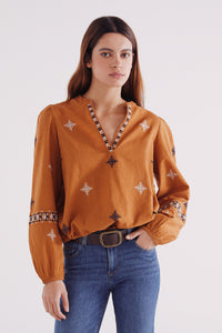 Ethnic embroidery blouse