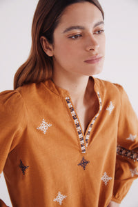 Ethnic embroidery blouse