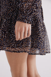 Short print dress with neckline neckline