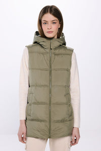 Water repellent padded vest