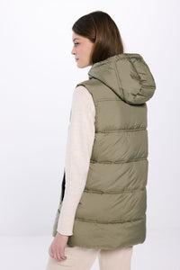 Water repellent padded vest