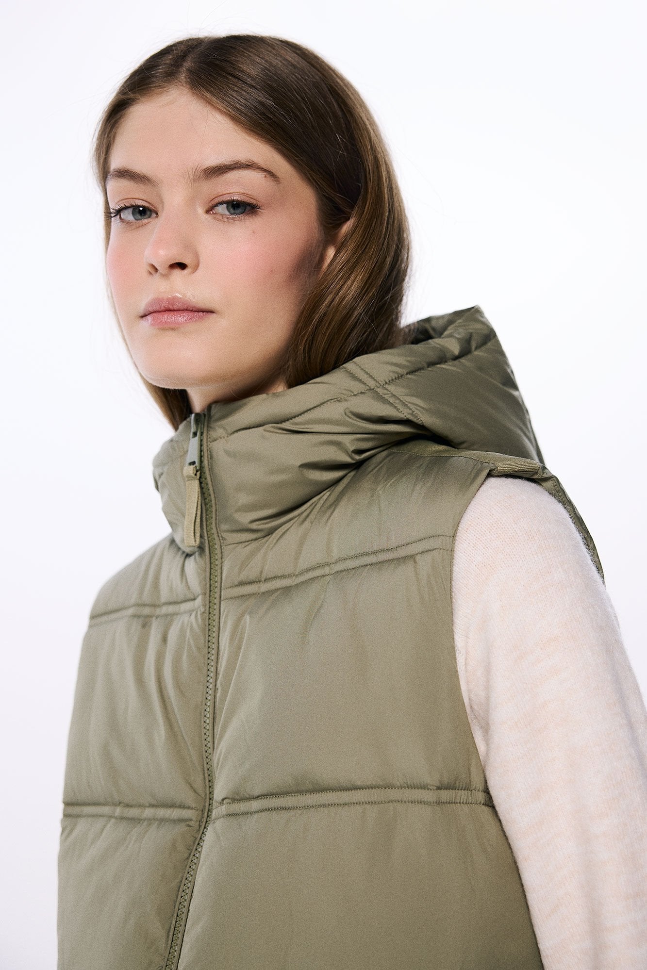 Water repellent padded vest